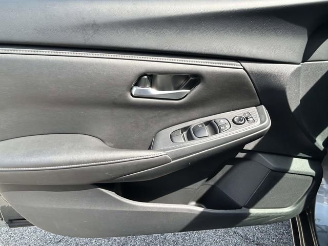 Used 2025 Nissan Sentra SV FWD image 12