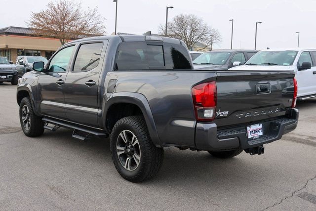 Used 2019 Toyota Tacoma TRD Sport image 5