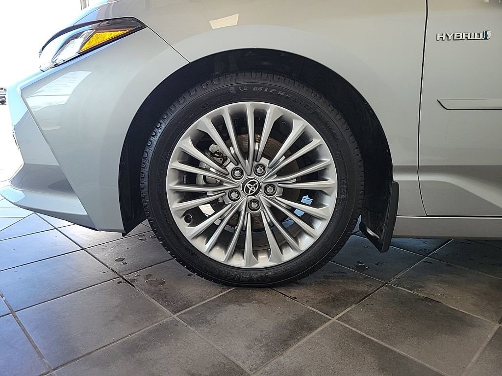 Used 2021 Toyota Avalon Limited w/ Advanced Safety Package image 17