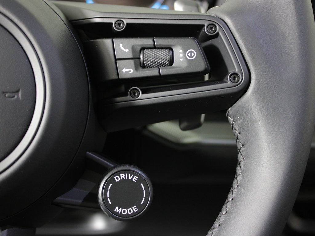 Certified 2026 Porsche Cayenne AWD/4WD image 26