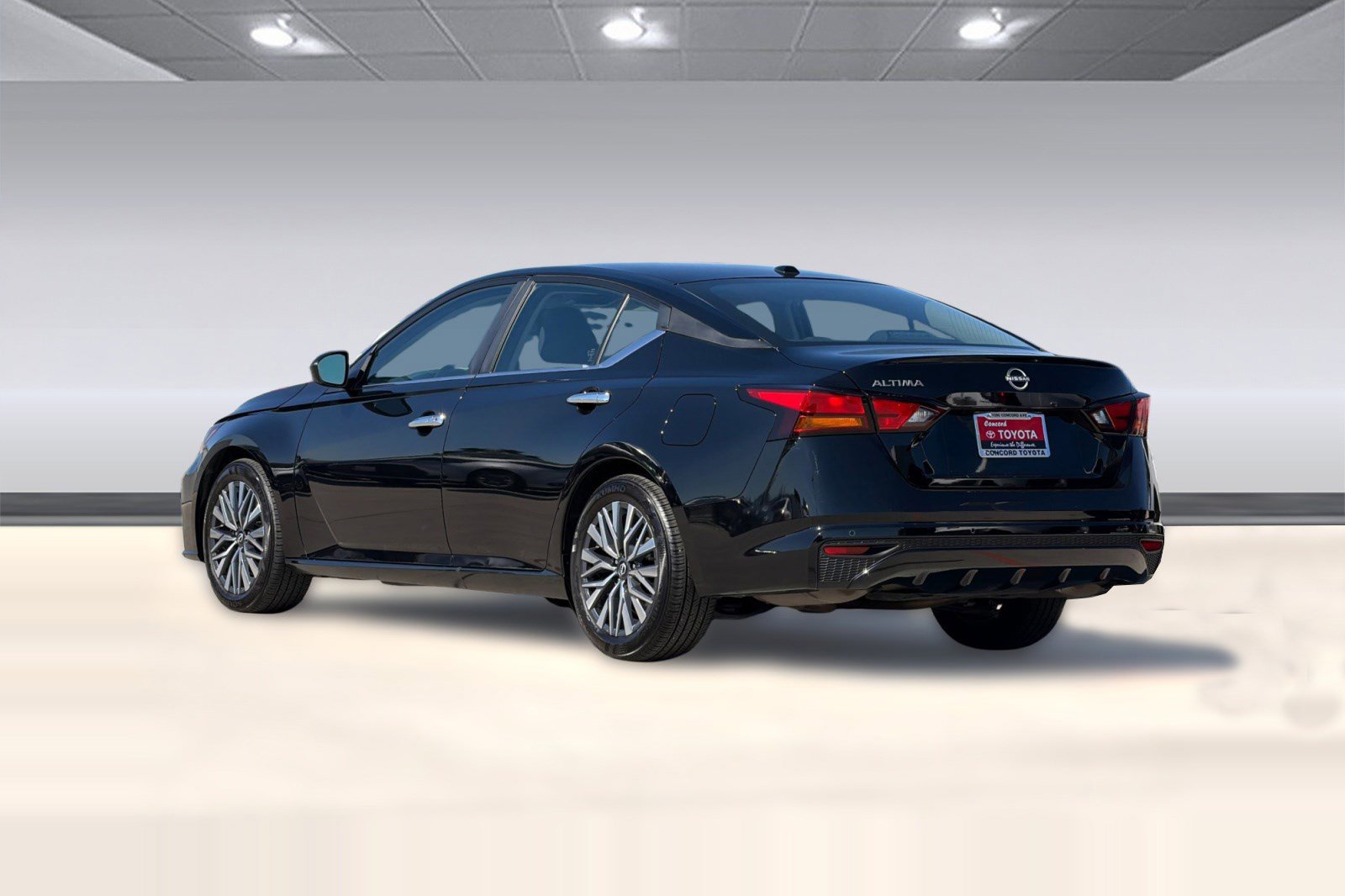 Used 2025 Nissan Altima 2.5 SV image 7
