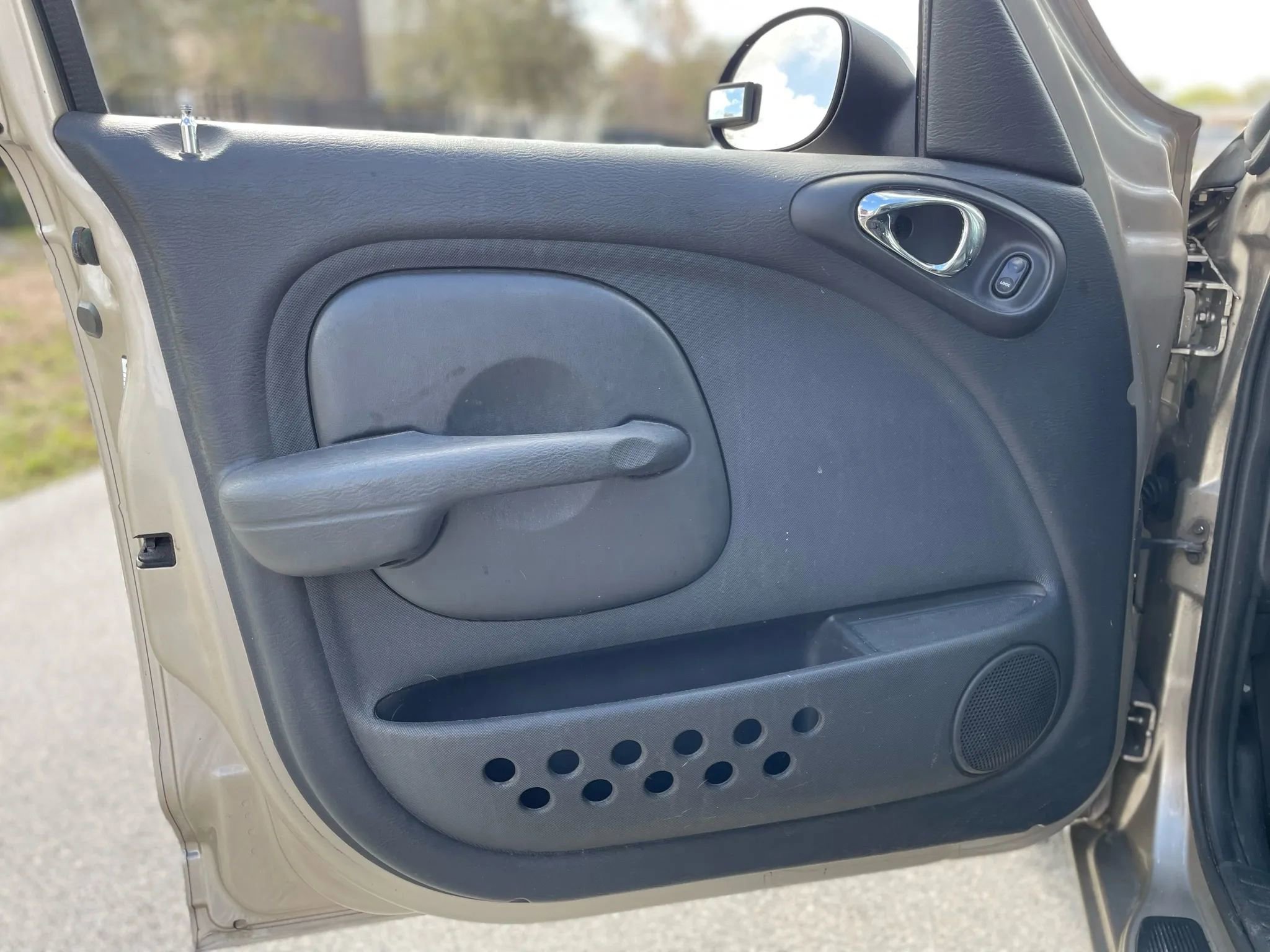 Used 2004 Chrysler PT Cruiser GT image 26