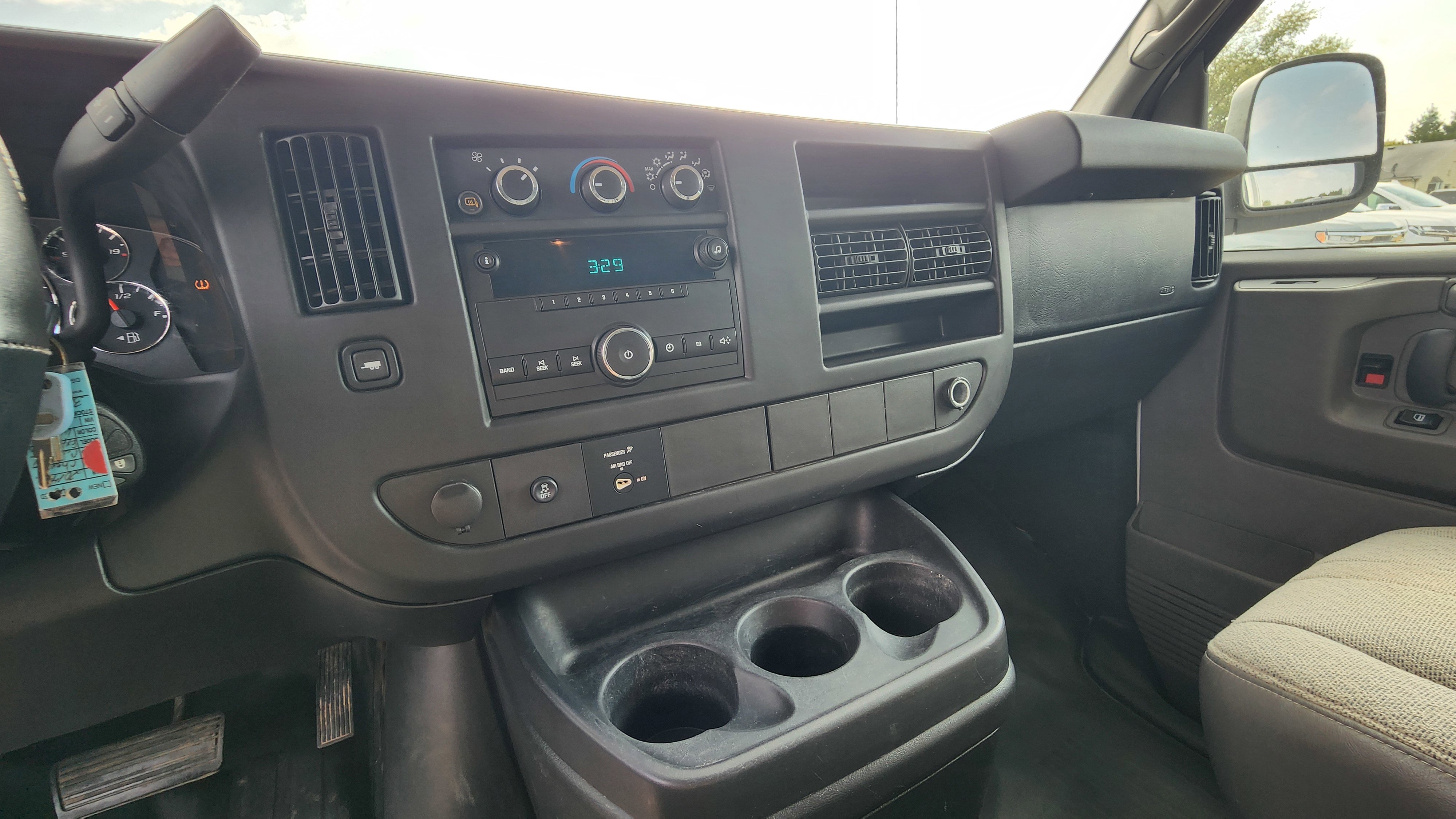 Used 2014 Chevrolet Express 2500 w/ Express Access Plus Package image 12