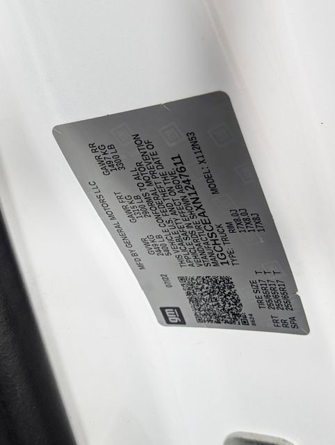 Used 2022 Chevrolet Colorado LT w/ Fleet Safety Package image 32