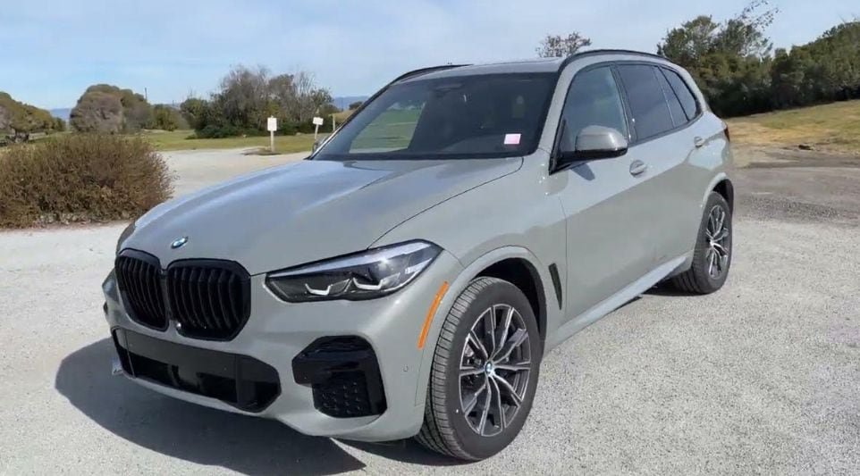 Used 2022 BMW X5 M50i w/ Executive Package AWD/4WD image 4