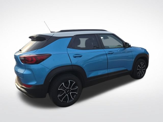 Used 2025 Chevrolet TrailBlazer ACTIV w/ Convenience Package FWD image 3
