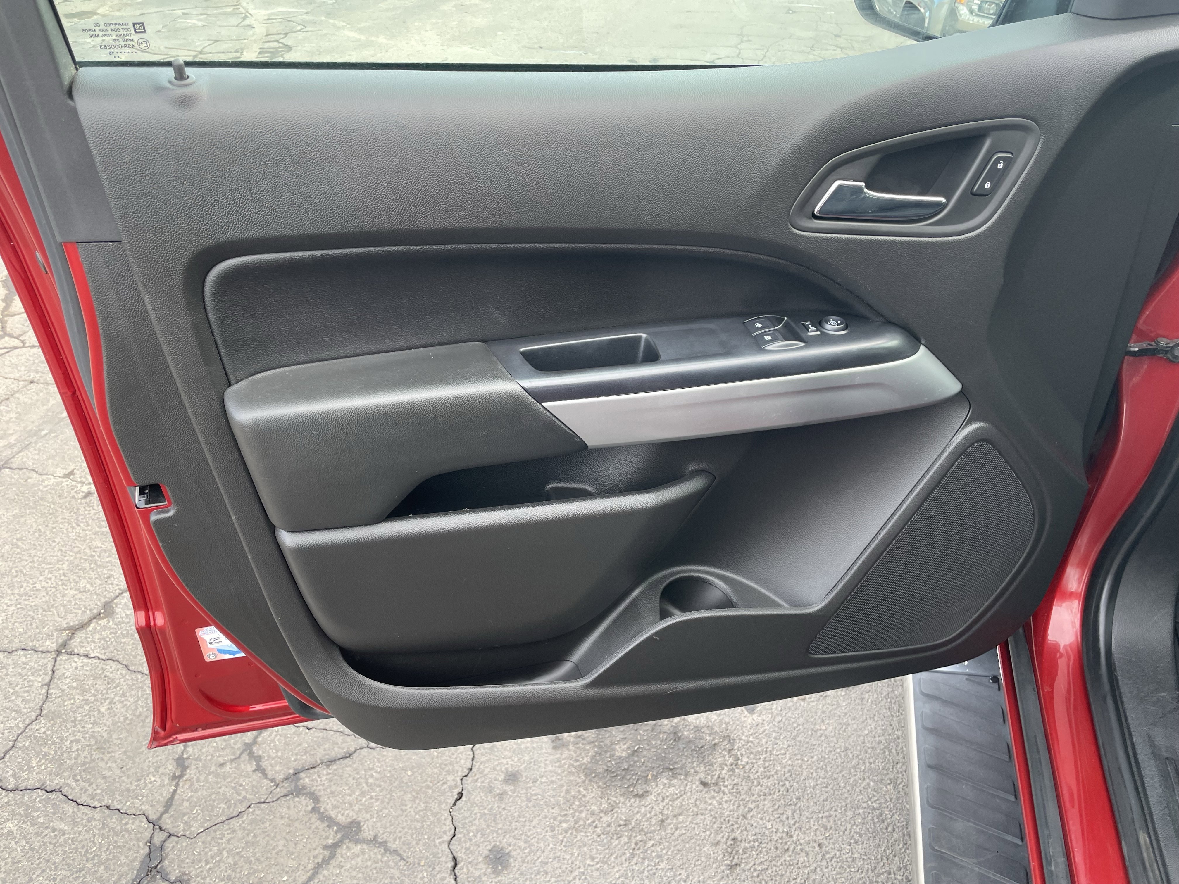 Used 2015 Chevrolet Colorado LT w/ LT Convenience Package image 12