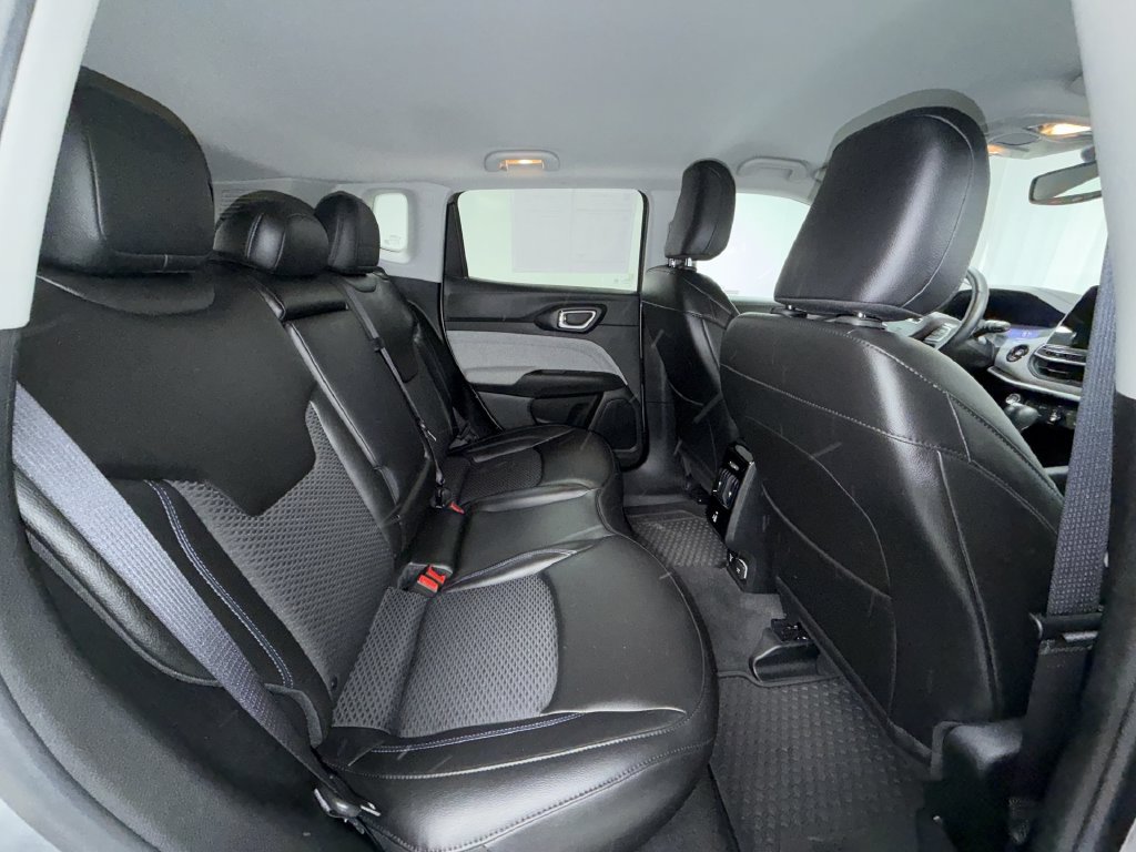 Used 2022 Jeep Compass Latitude w/ Convenience Group AWD/4WD image 17