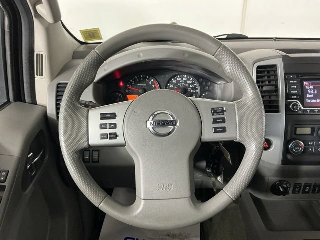 Used 2015 Nissan Frontier SV w/ SV Value Truck Package AWD/4WD image 17