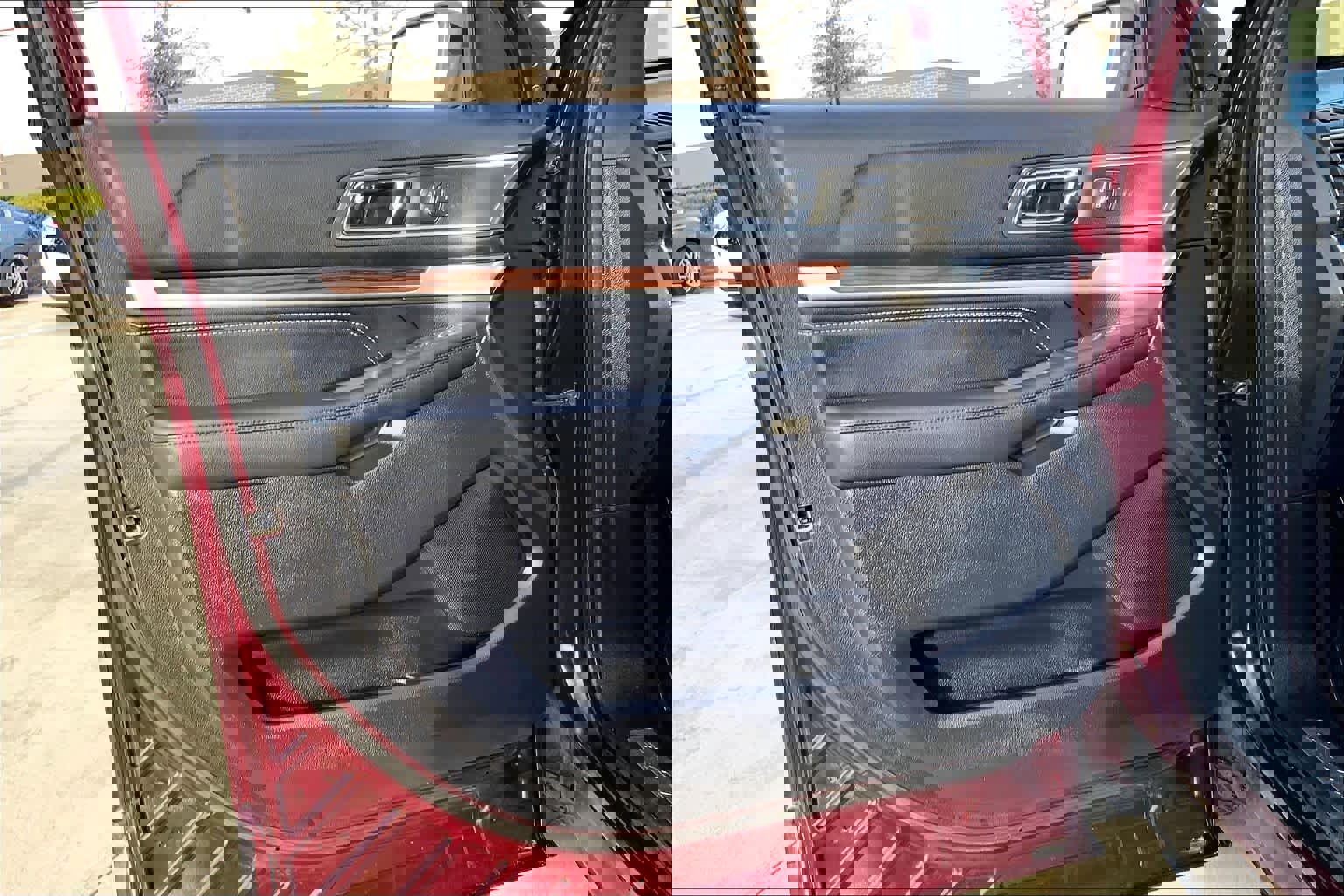 Used 2018 Ford Explorer Limited w/ Equipment Group 301A image 21