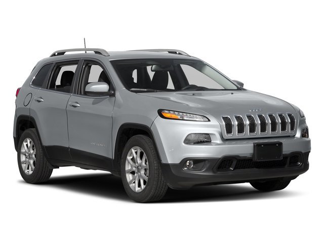 Used 2016 Jeep Cherokee Latitude w/ Safety/Convenience Group AWD/4WD image 9
