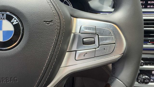 Used 2019 BMW 750i w/ Autobahn Package RWD image 31