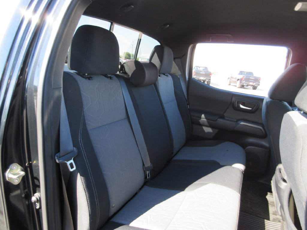 Used 2020 Toyota Tacoma TRD Off-Road AWD/4WD image 21