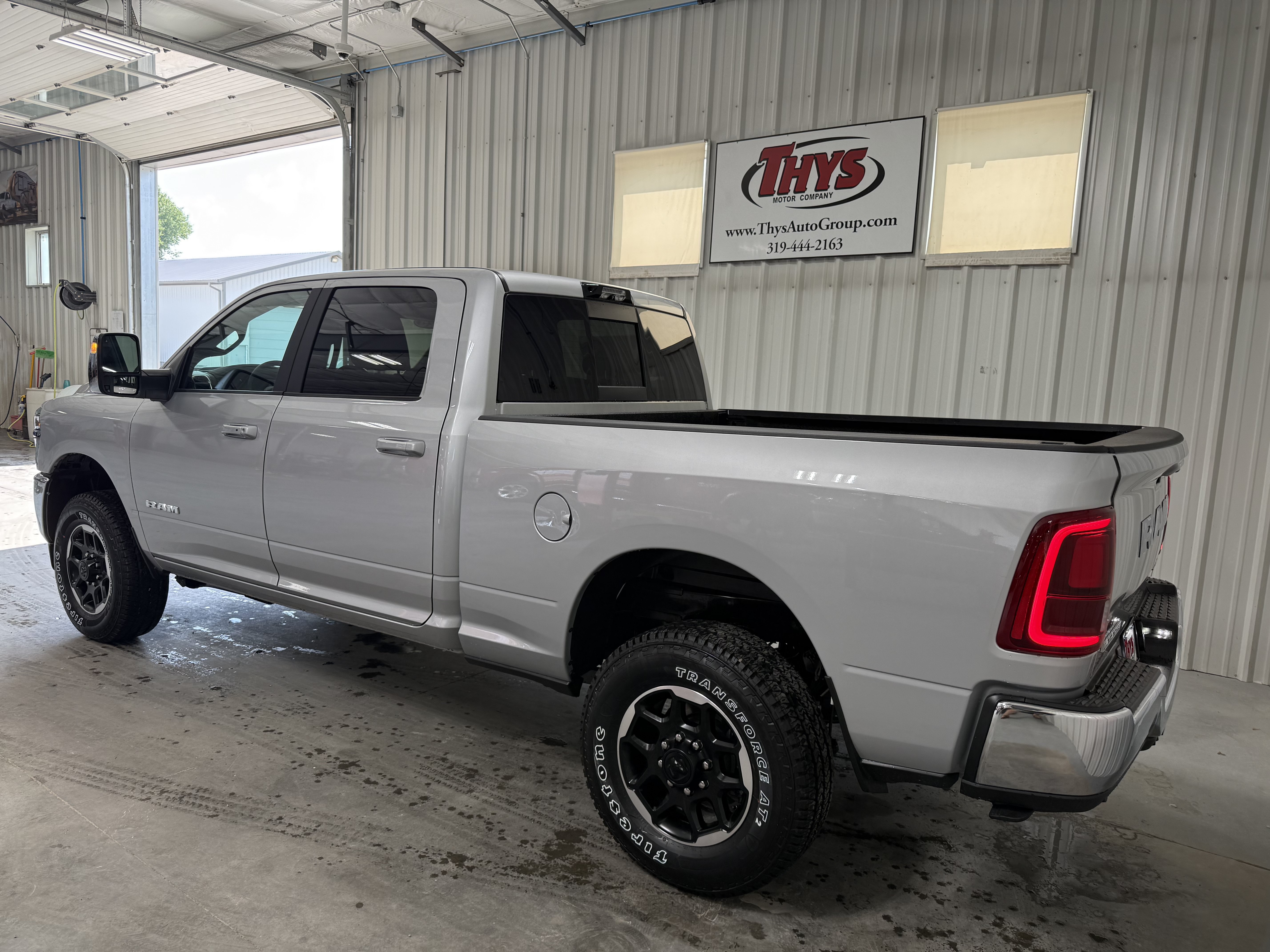 New 2026 RAM 2500 Laramie AWD/4WD image 10