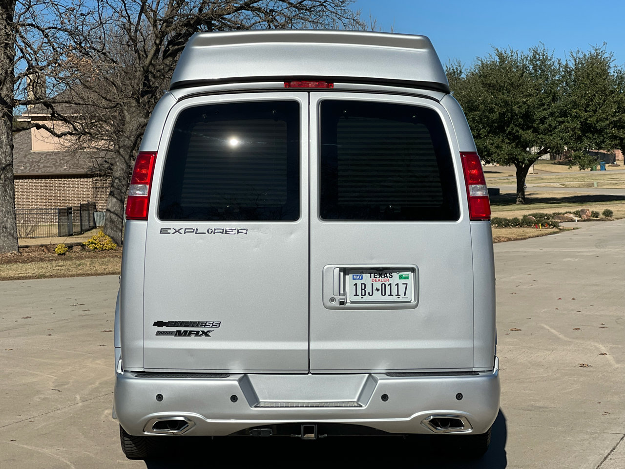 Used 2023 Chevrolet Express 2500 Extended image 12
