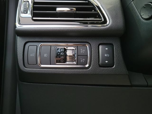 Used 2024 Lincoln Navigator Premiere AWD/4WD image 13