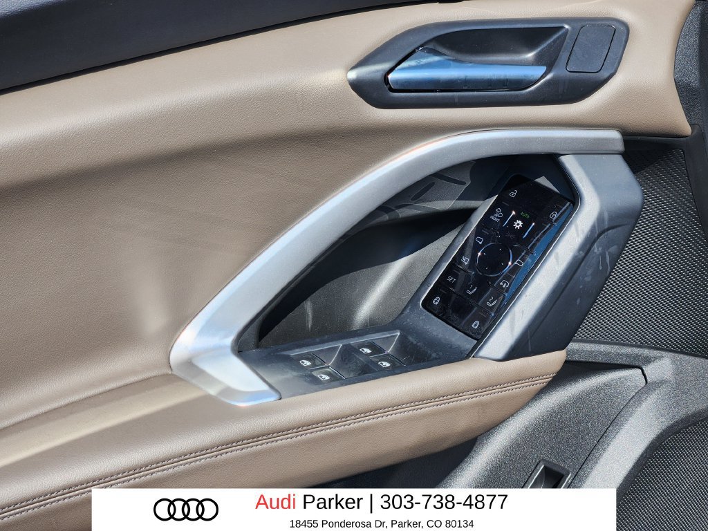 Used 2025 Audi Q5 Premium Plus w/ Premium Plus AWD/4WD image 11