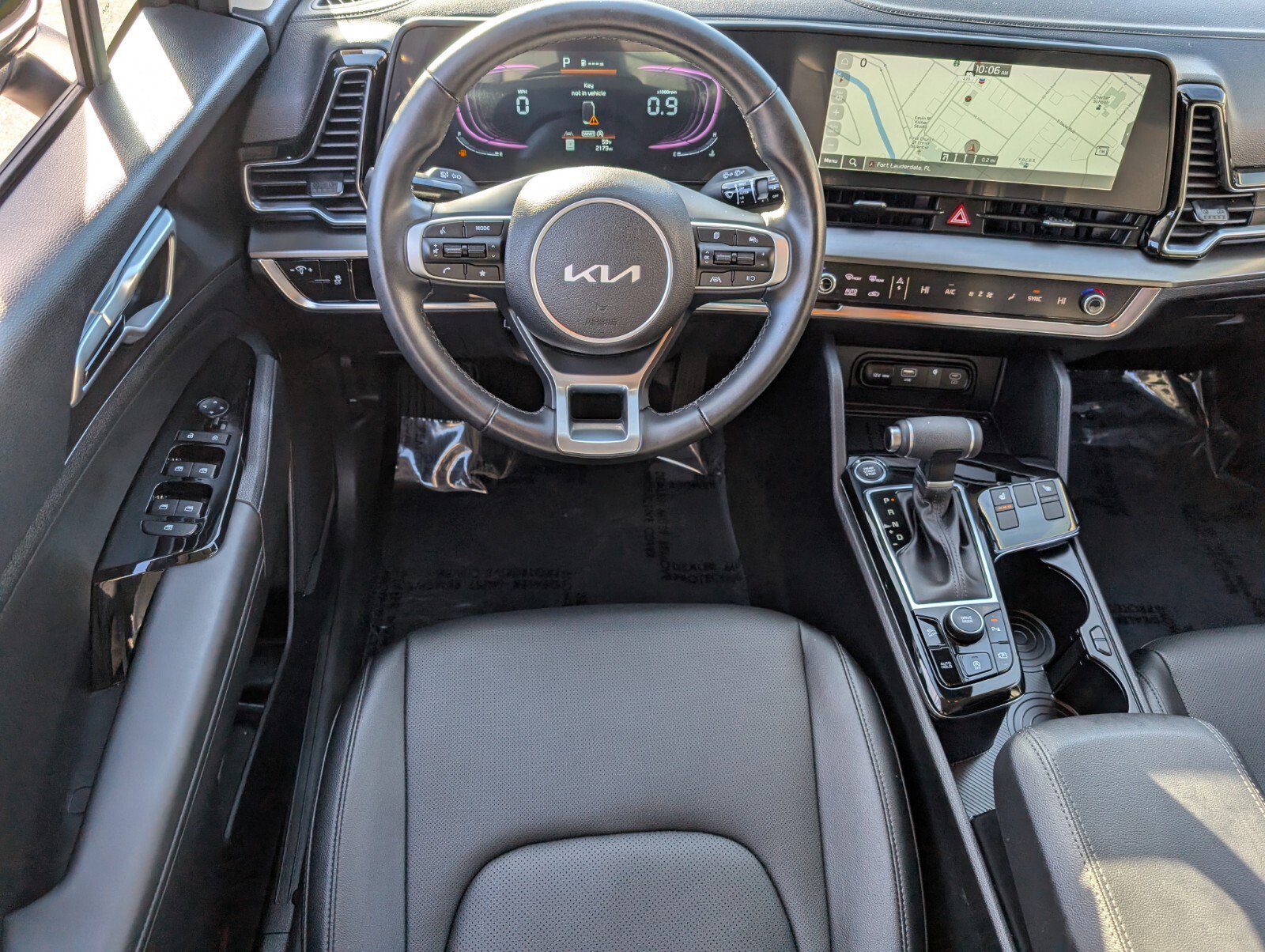 Used 2025 Kia Sportage EX image 11