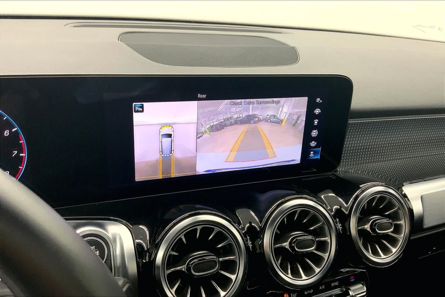 Certified 2022 Mercedes-Benz GLB 250 4MATIC image 24