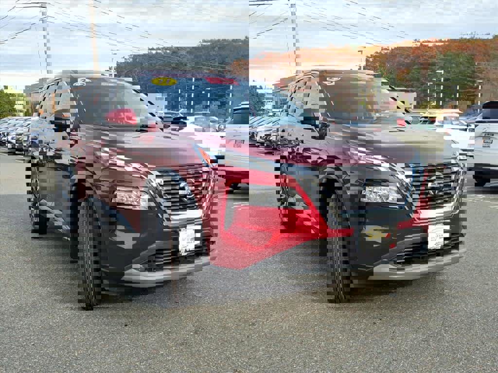 Certified 2023 Nissan Rogue SV image 3