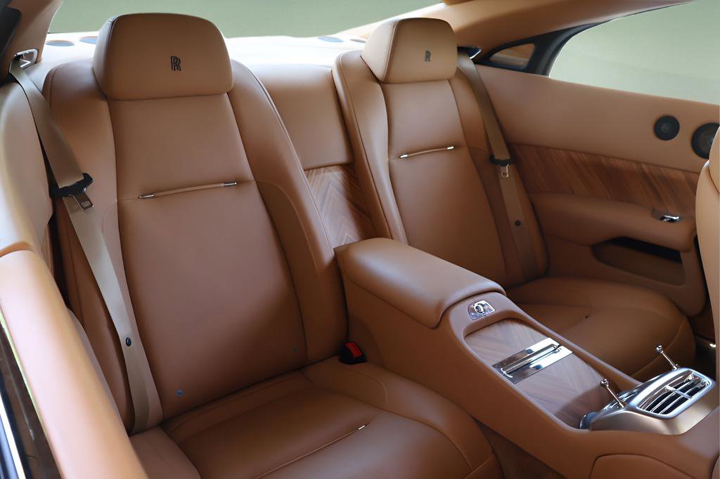 Used 2016 Rolls-Royce Wraith RWD image 21