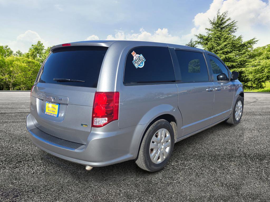 Used 2018 Dodge Grand Caravan SE w/ UConnect Hands-Free Group image 7