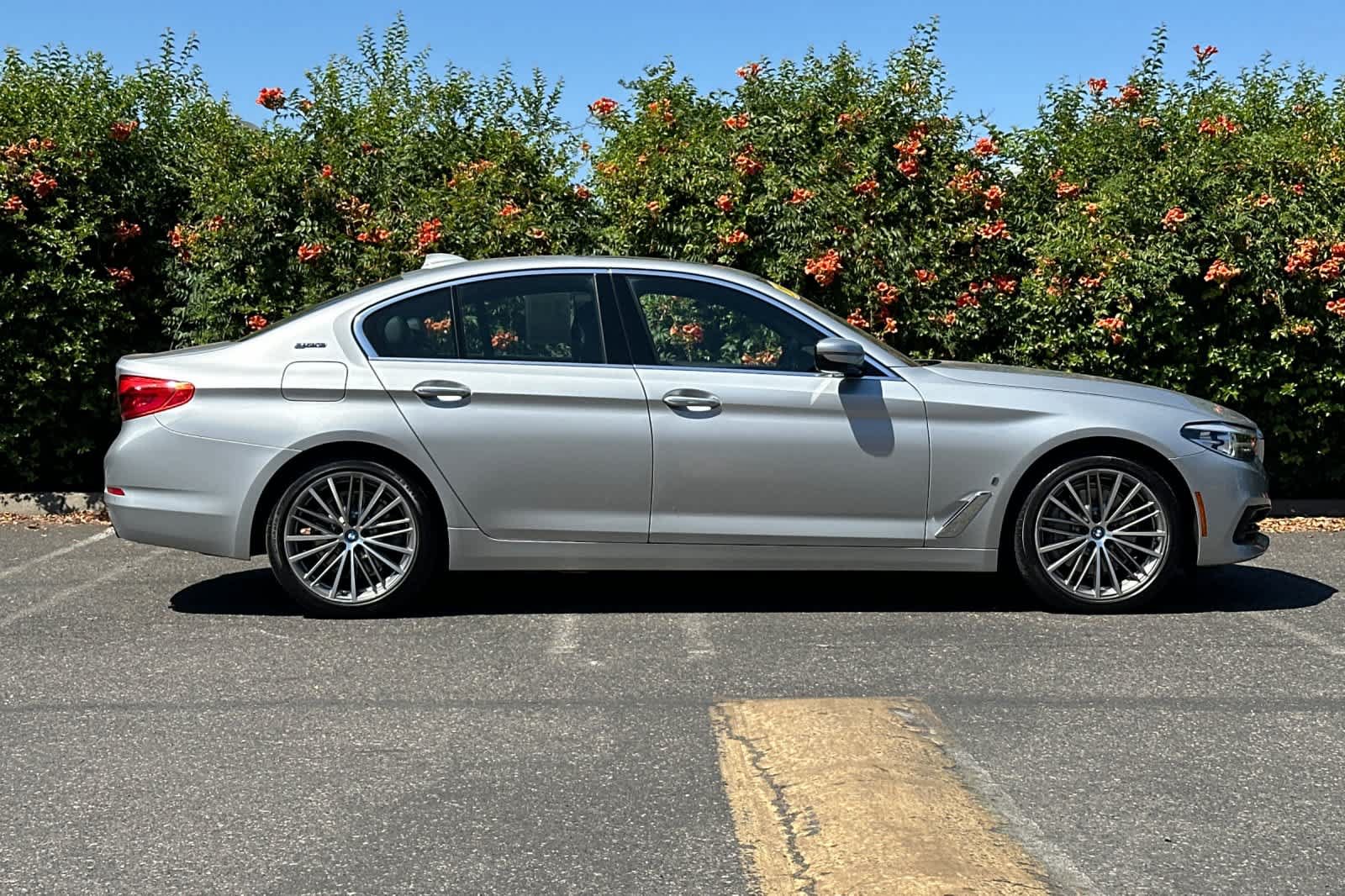 Used 2018 BMW 530e RWD image 2