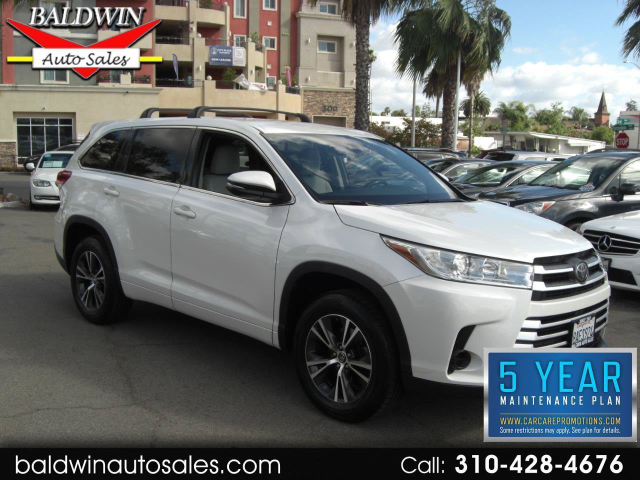 Used 2017 Toyota Highlander LE w/ Carpet Mat Package FWD image 1