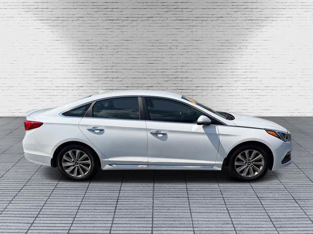Used 2016 Hyundai Sonata Sport w/ Option Group 02 FWD image 3