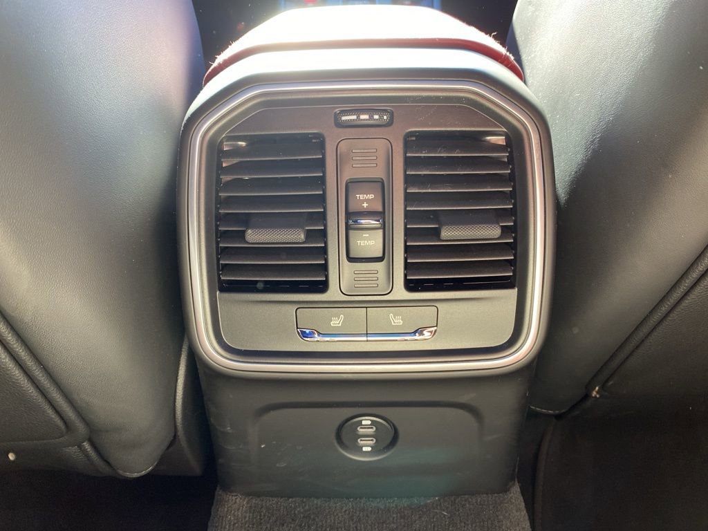 Used 2025 Porsche Macan S image 10