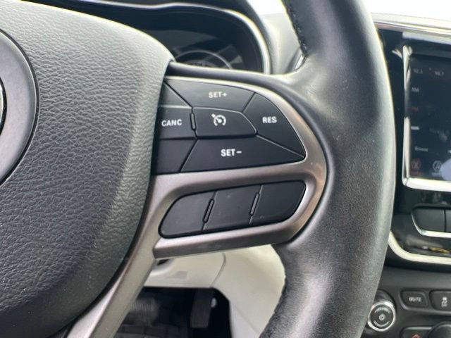 Used 2019 Jeep Cherokee Limited AWD/4WD image 15