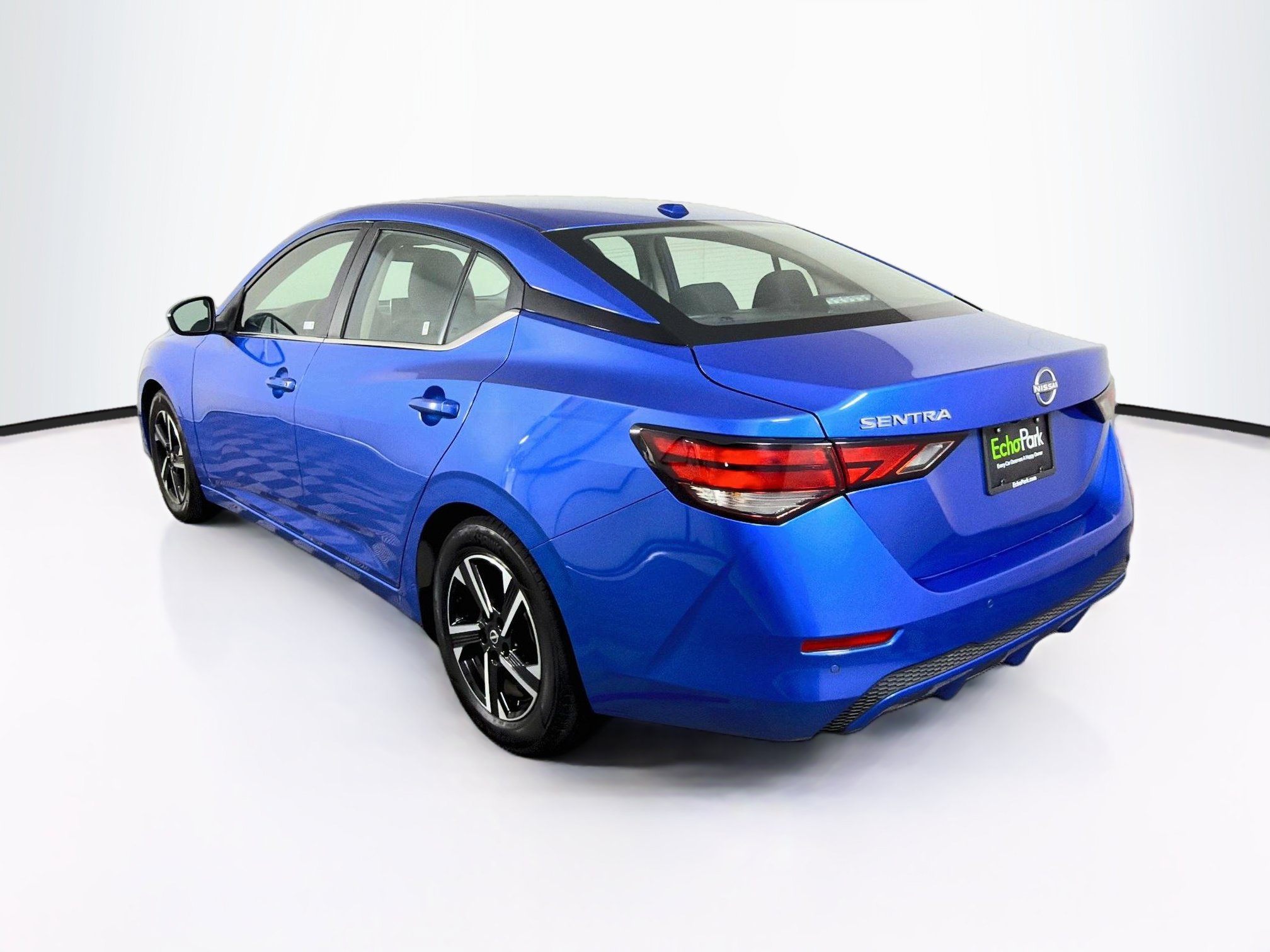 Used 2025 Nissan Sentra SV FWD image 5