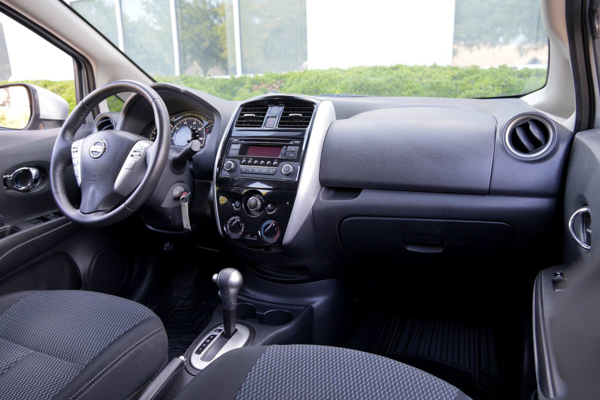Used 2015 Nissan Versa Note SV FWD image 7