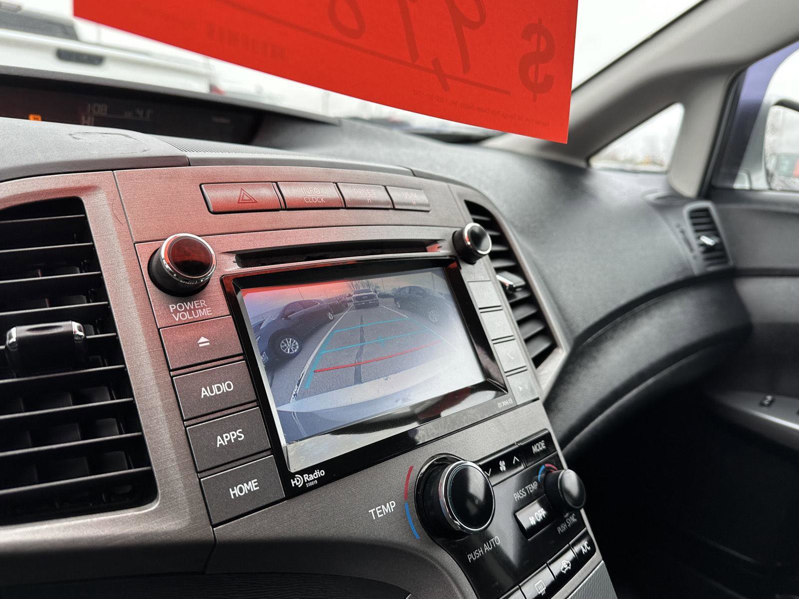 Used 2015 Toyota Venza LE image 29