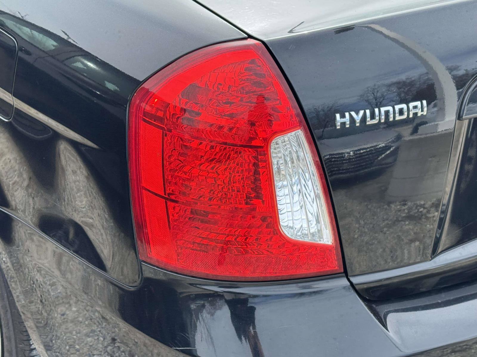 Used 2010 Hyundai Accent GLS image 7