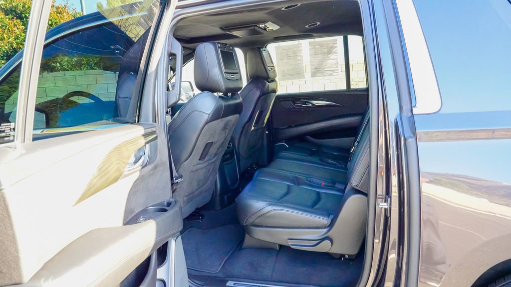 Used 2018 Cadillac Escalade ESV Platinum AWD/4WD image 10