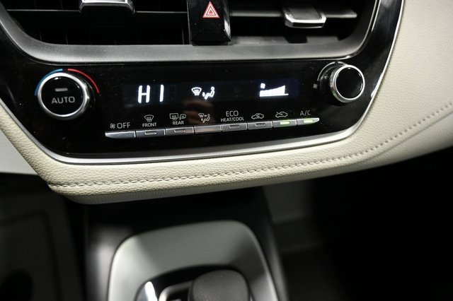 Used 2022 Toyota Corolla SE image 17