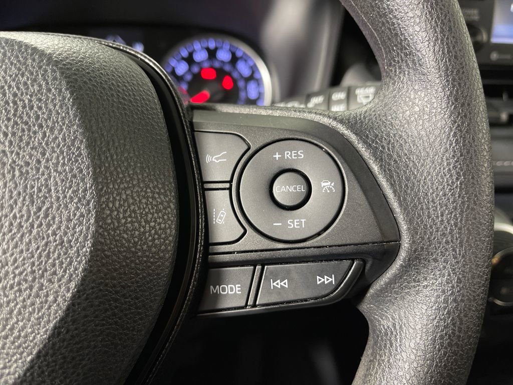 Certified 2021 Toyota RAV4 XLE FWD image 27