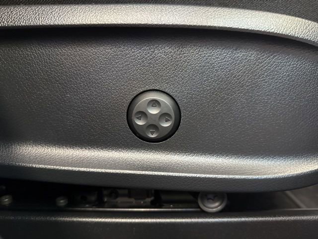 Used 2024 Mercedes-Benz GLA 250 4MATIC image 50