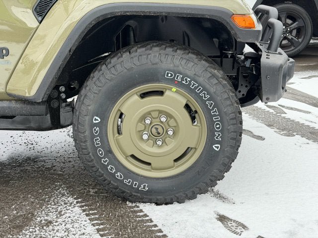 Used 2026 Jeep Gladiator Willys AWD/4WD image 3