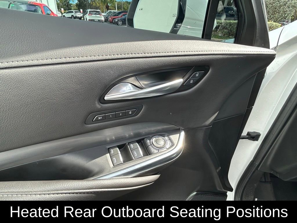 Used 2025 Cadillac XT4 Premium Luxury image 16