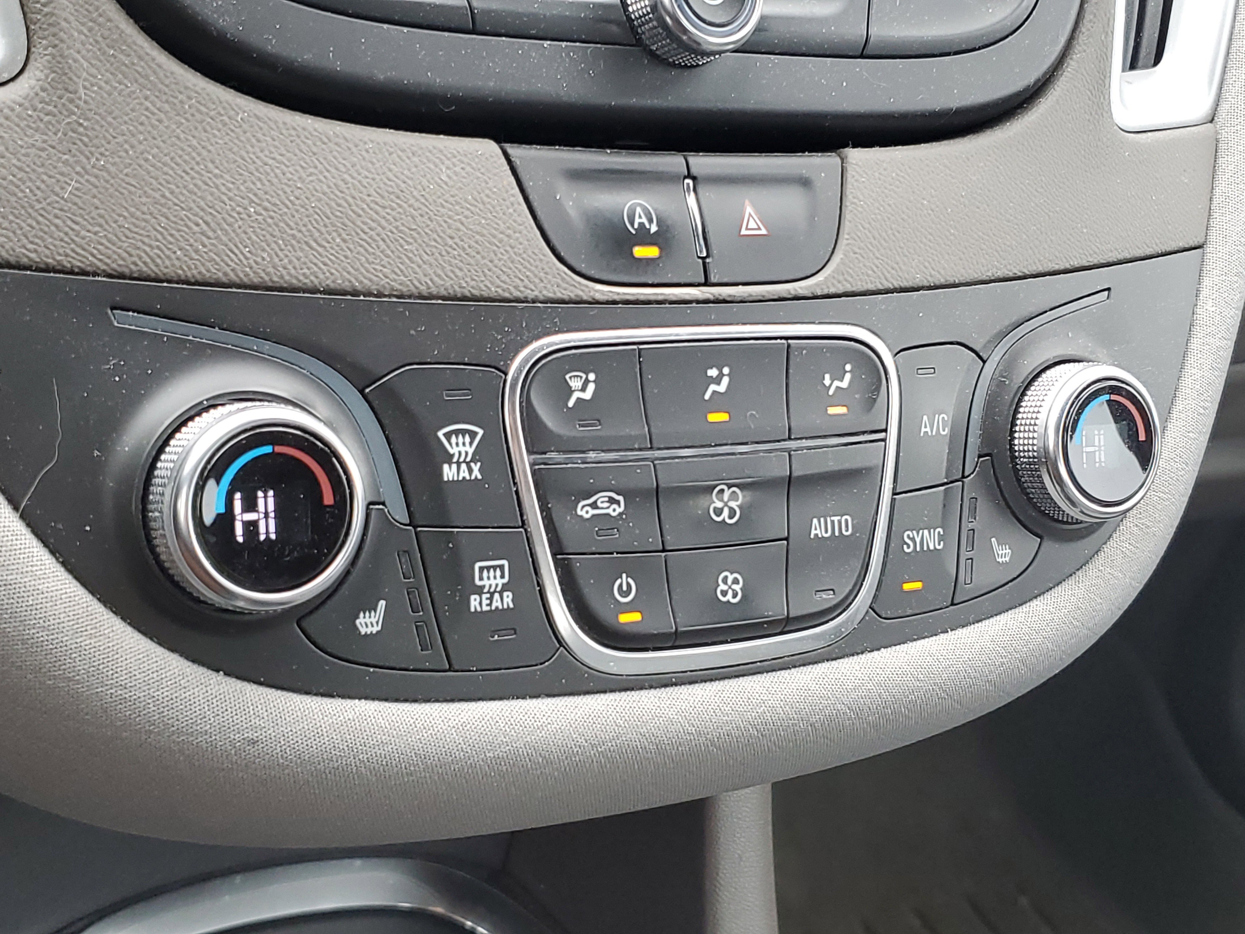 Used 2022 Chevrolet Malibu LT image 23