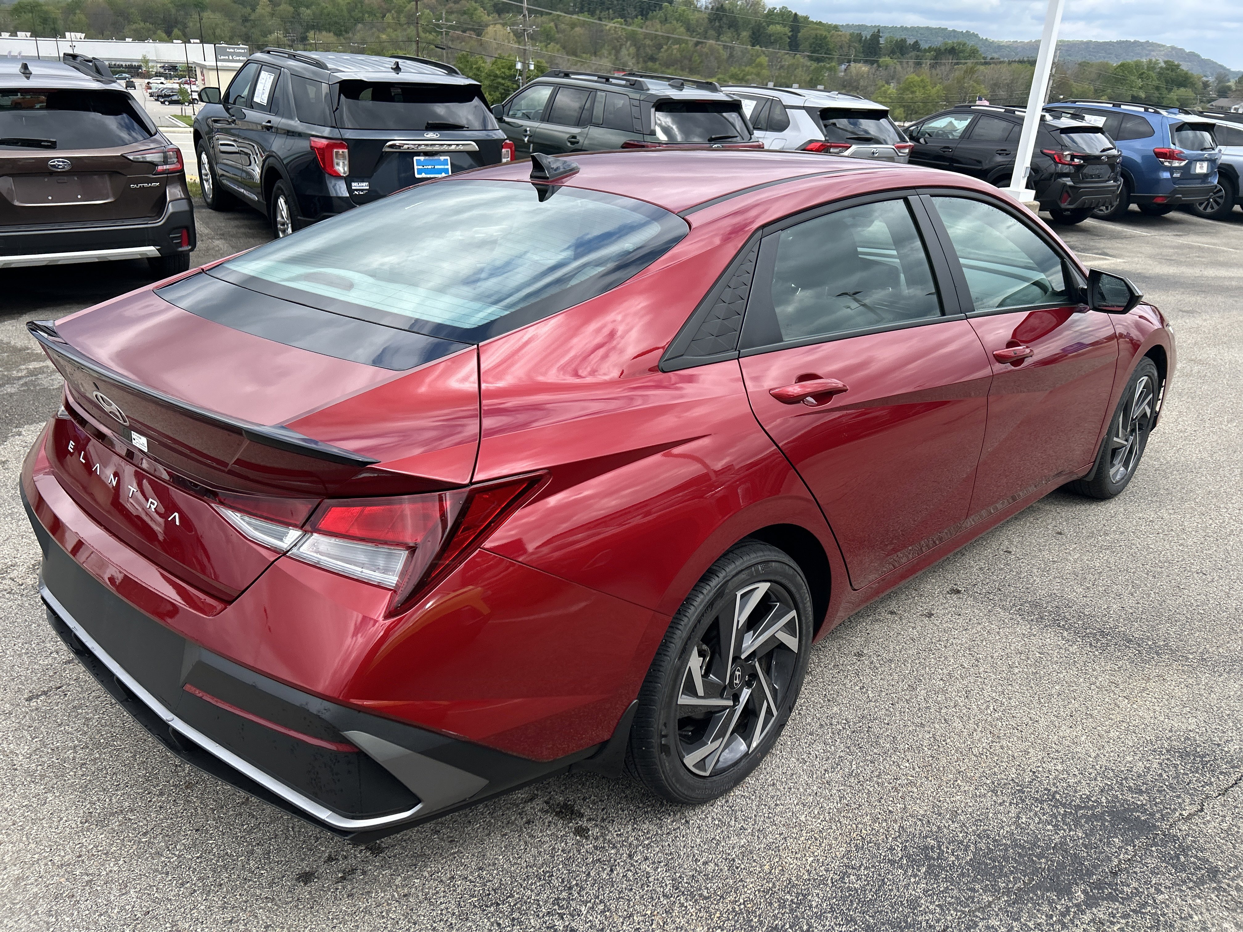 Used 2025 Hyundai Elantra Sport FWD image 7