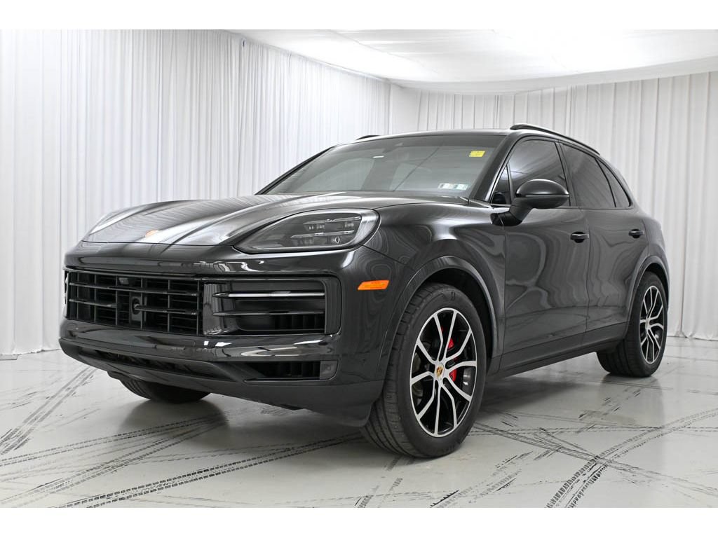 Used 2024 Porsche Cayenne S AWD/4WD image 4