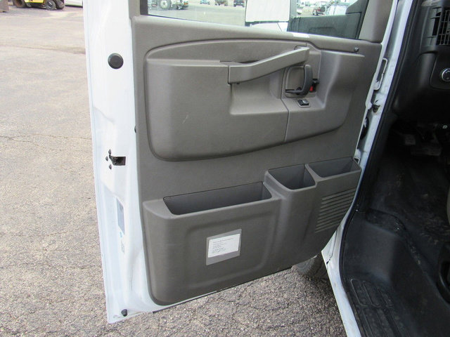 Used 2022 GMC Savana 3500 Extended w/ Power Convenience Package RWD image 27
