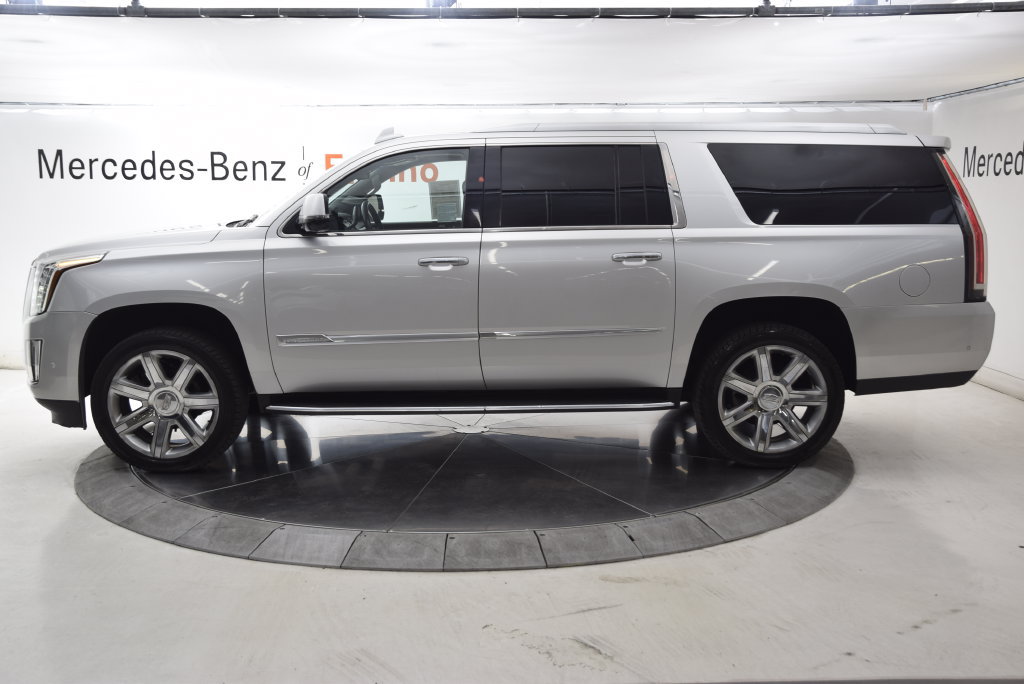 Used 2018 Cadillac Escalade ESV Luxury RWD image 3