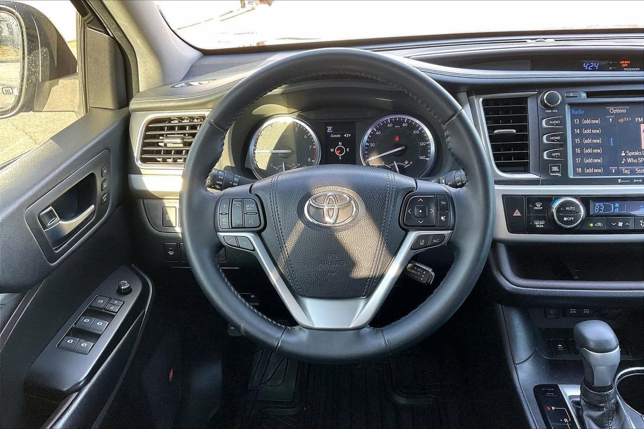 Used 2018 Toyota Highlander Limited image 10
