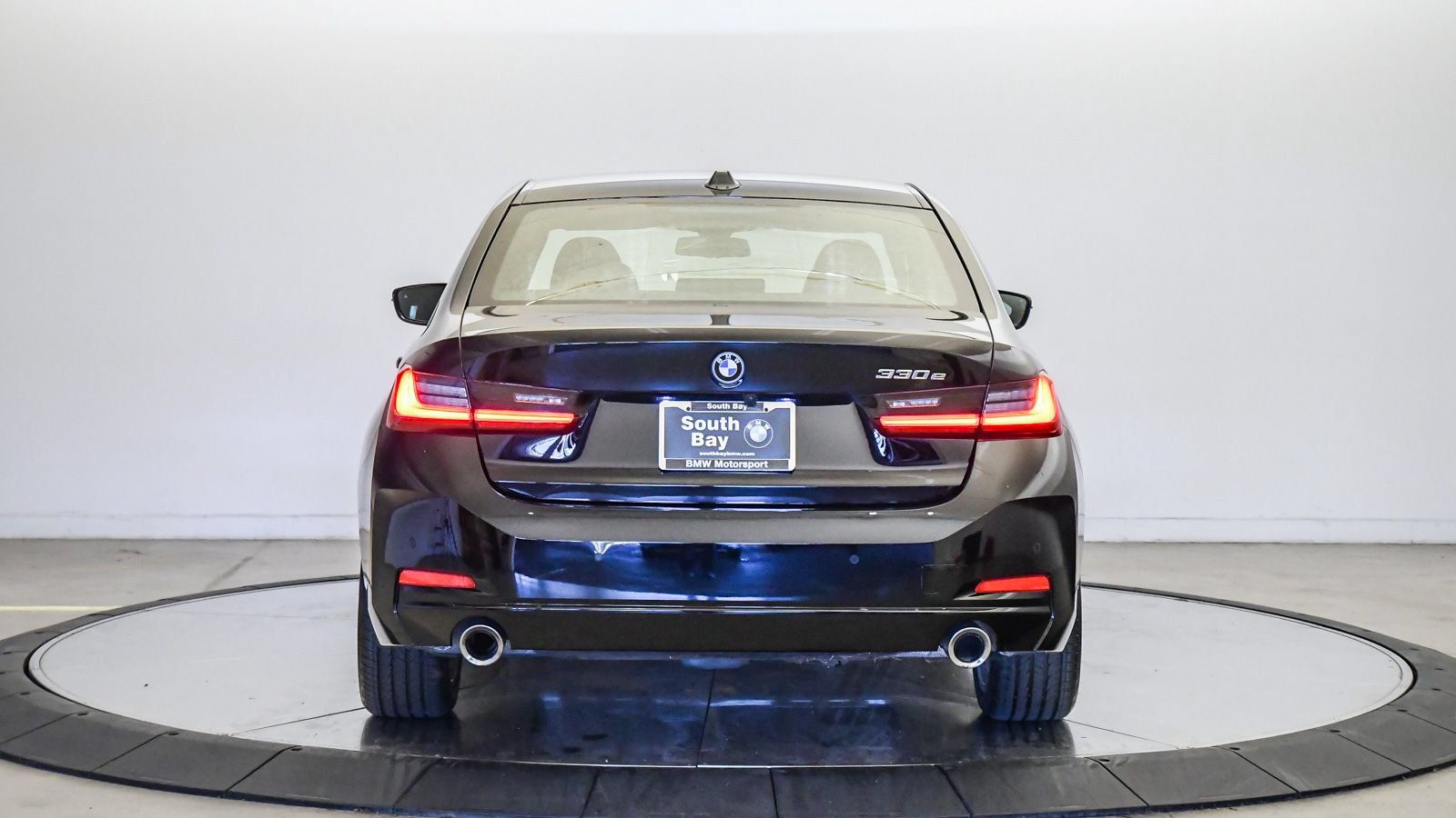 Certified 2024 BMW 330e w/ Premium Package RWD image 3