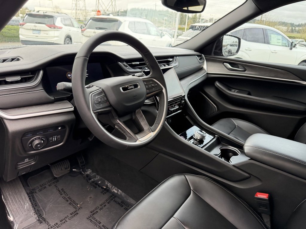 Used 2025 Jeep Grand Cherokee Limited 4xe w/ MOPAR Finishing Package image 16