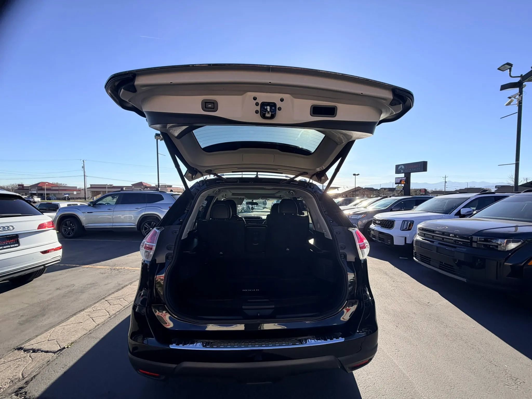 Used 2016 Nissan Rogue SL w/ SL Premium Package image 15